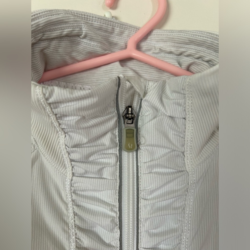 Lululemon Run Get Up And Go Jacket - Picture 4 of 13